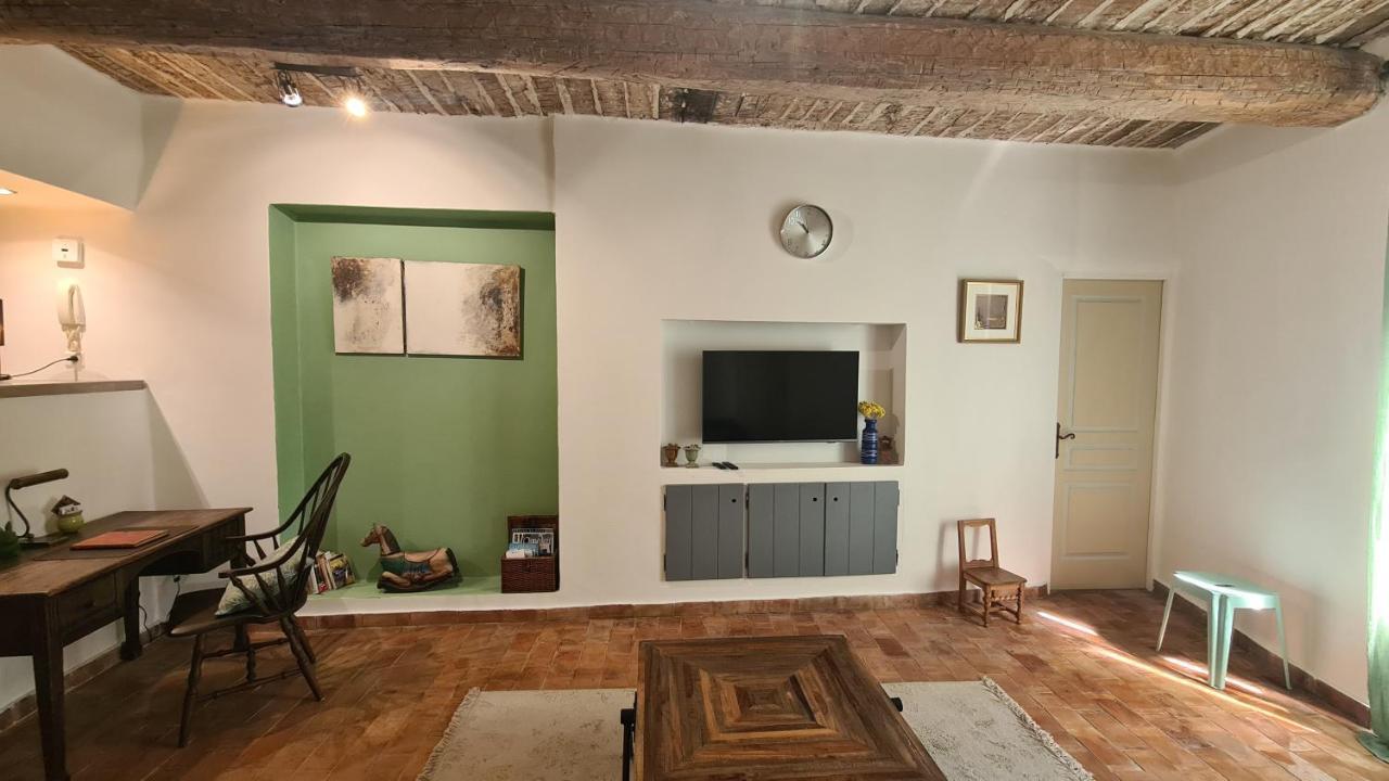 Ferienwohnung Cocon Du Papillon A Lourmarin Exterior foto