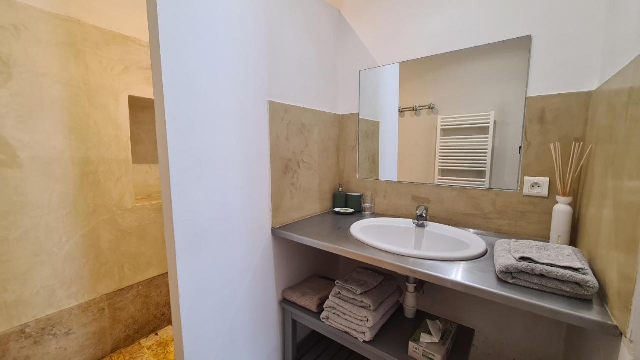 Ferienwohnung Cocon Du Papillon A Lourmarin Exterior foto